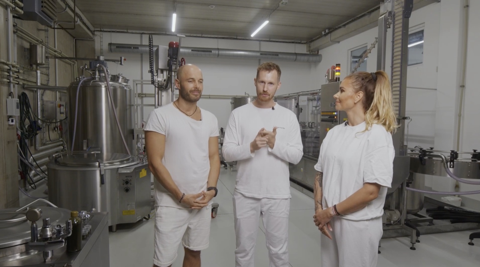 Ing. Martin Bartl en het productieteam van Harmonelo tijdens het onderdeel „HARMONELO FACTORY“.